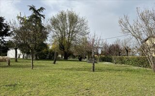  Terrain  vendre 700 m