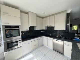  Maison  vendre 10 pices 330 m