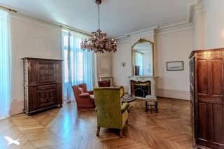  Maison  vendre 10 pices 385 m