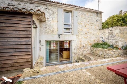   Maison en pierre de 8 pices principales Maison - 8 pice(s) - 170 m