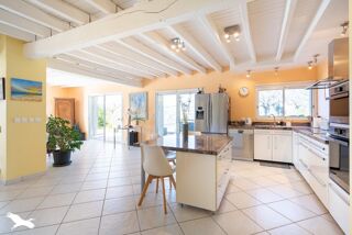  Maison  vendre 7 pices 241 m