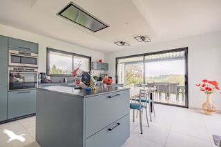  Maison  vendre 6 pices 237 m