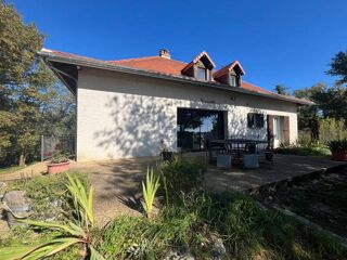  Maison  vendre 8 pices 237 m