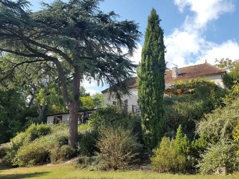   Maison en pierre de 12 pices principales Maison - 12 pice(s) - 342 m