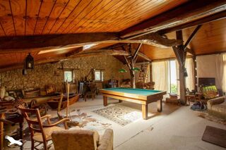  Maison  vendre 10 pices 370 m