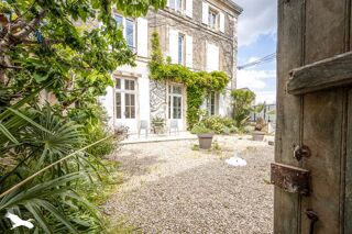  Maison  vendre 8 pices 241 m