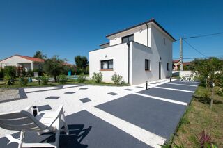  Maison  vendre 5 pices 143 m