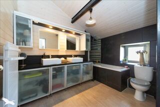  Maison  vendre 9 pices 205 m