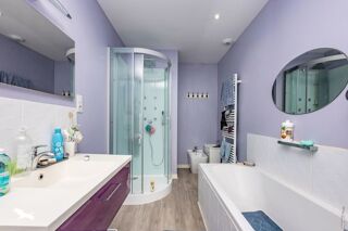  Maison  vendre 6 pices 215 m