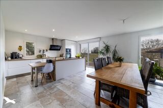  Maison  vendre 7 pices 243 m