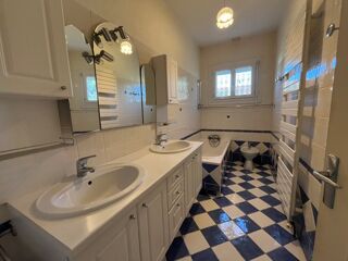  Maison  vendre 8 pices 151 m