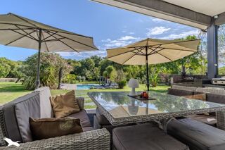  Maison  vendre 8 pices 301 m