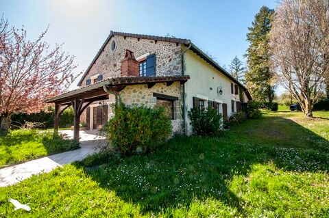   Maison en pierre de 7 pices principales Maison - 7 pice(s) - 313 m