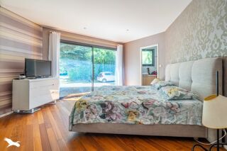  Maison  vendre 8 pices 300 m