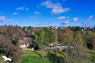  Maison  vendre 10 pices 300 m