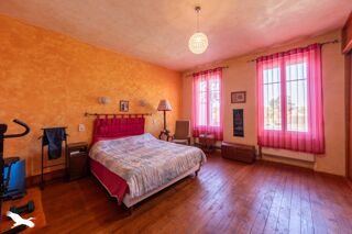  Maison  vendre 8 pices 240 m