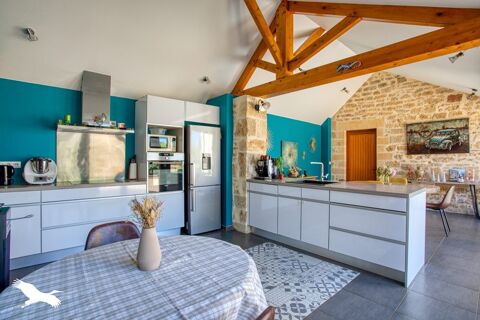   Maison en pierre de 10 pices principales Maison - 10 pice(s) - 296 m