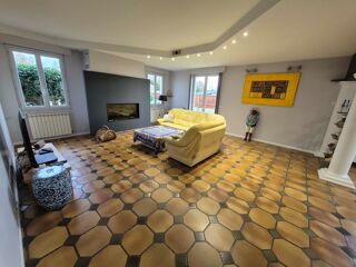  Maison  vendre 8 pices 223 m