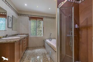  Maison  vendre 5 pices 230 m