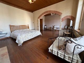  Maison  vendre 5 pices 215 m