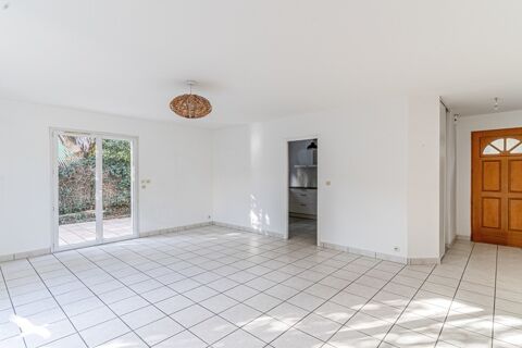   Traditionnelle de 4 pices principales Maison - 4 pice(s) - 91 m