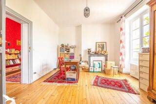  Maison  vendre 8 pices 241 m