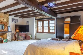  Maison  vendre 7 pices 330 m