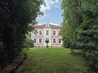  Maison  vendre 15 + pices 600 m
