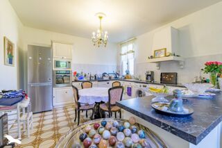  Maison  vendre 15 + pices 310 m