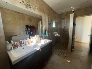  Maison  vendre 8 pices 237 m