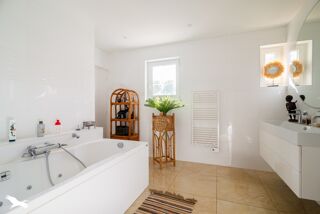  Maison  vendre 8 pices 345 m