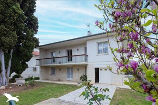  Maison  vendre 6 pices 201 m