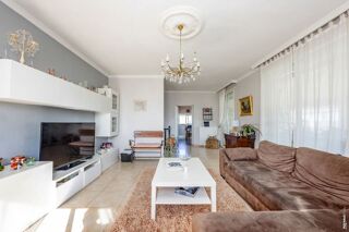  Maison  vendre 9 pices 195 m