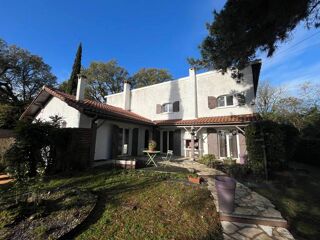  Maison  vendre 6 pices 210 m