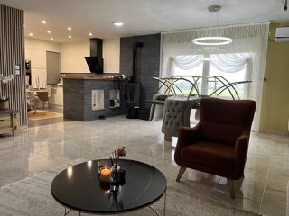  Immeuble  vendre 244 m