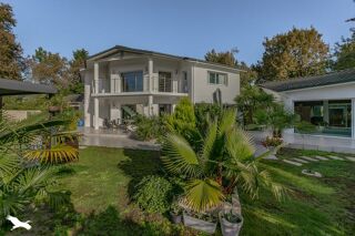  Maison  vendre 6 pices 228 m