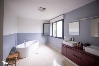  Maison  vendre 5 pices 316 m