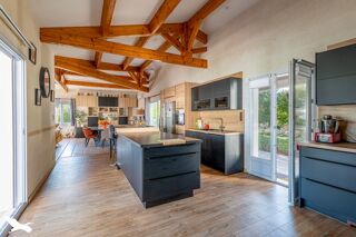  Maison  vendre 6 pices 241 m