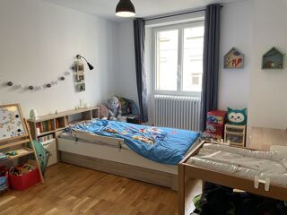  Appartement à louer 7 pièces 128 m²