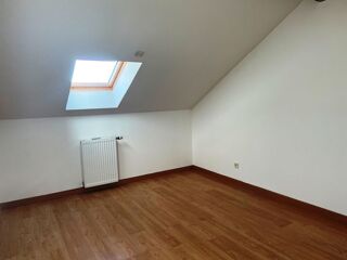  Appartement à louer 4 pièces 85 m²