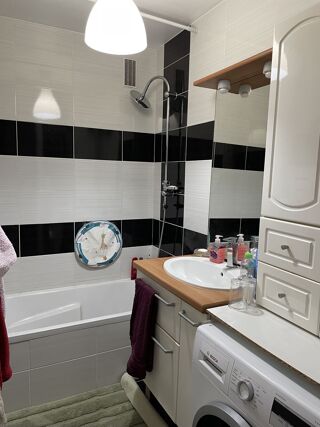  Appartement à louer 7 pièces 128 m²