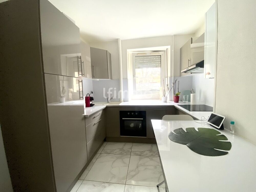 Vente Appartement Rare  Mulhouse centre – F3 rénové avec cour privative de 90 m² Mulhouse