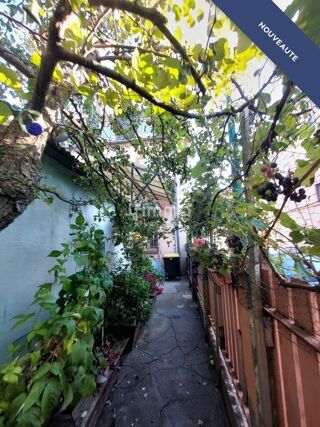  Immeuble à vendre 6 pièces 220 m²