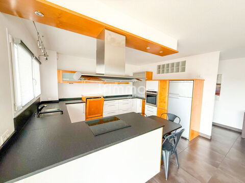   Grand Appartement de Standing Unique avec Terrasse de 32m2 Appartement - 3 pi�ce(s) - 108 m�