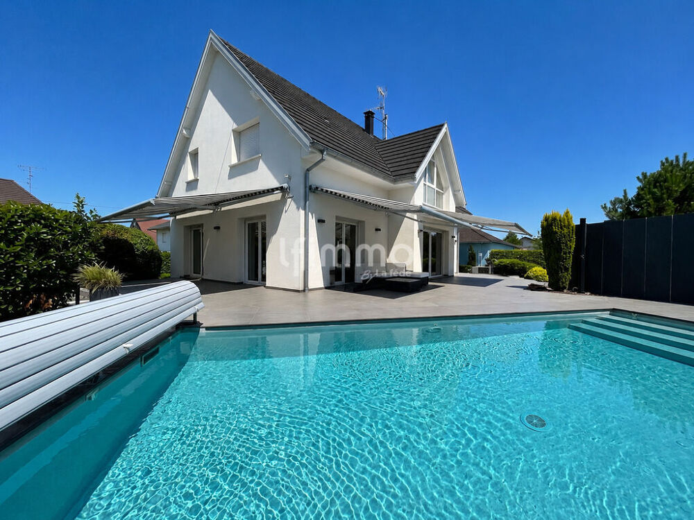 Villa avec piscine, parc paysager et prestations premium. Kembs