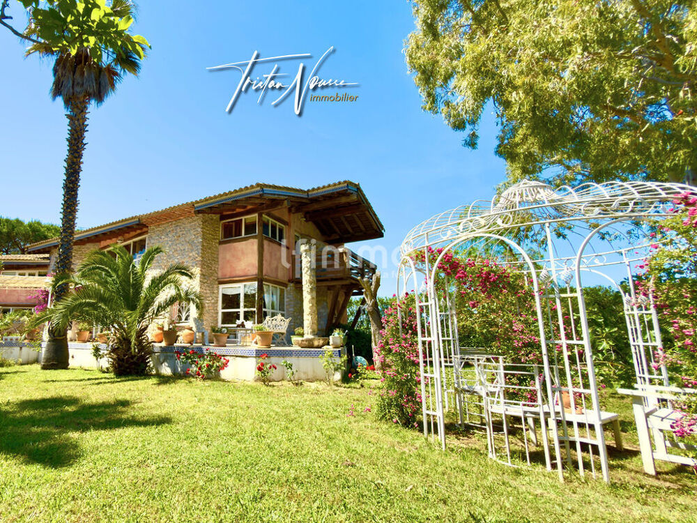 Maison d'exception - 212 m2 en 4 faces - Saint Cyprien Le Golf