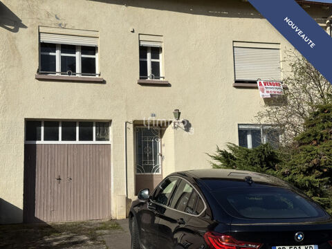   Vends  Gomelange une maison de village de 200 m2 Maison - 3 pice(s) - 220 m