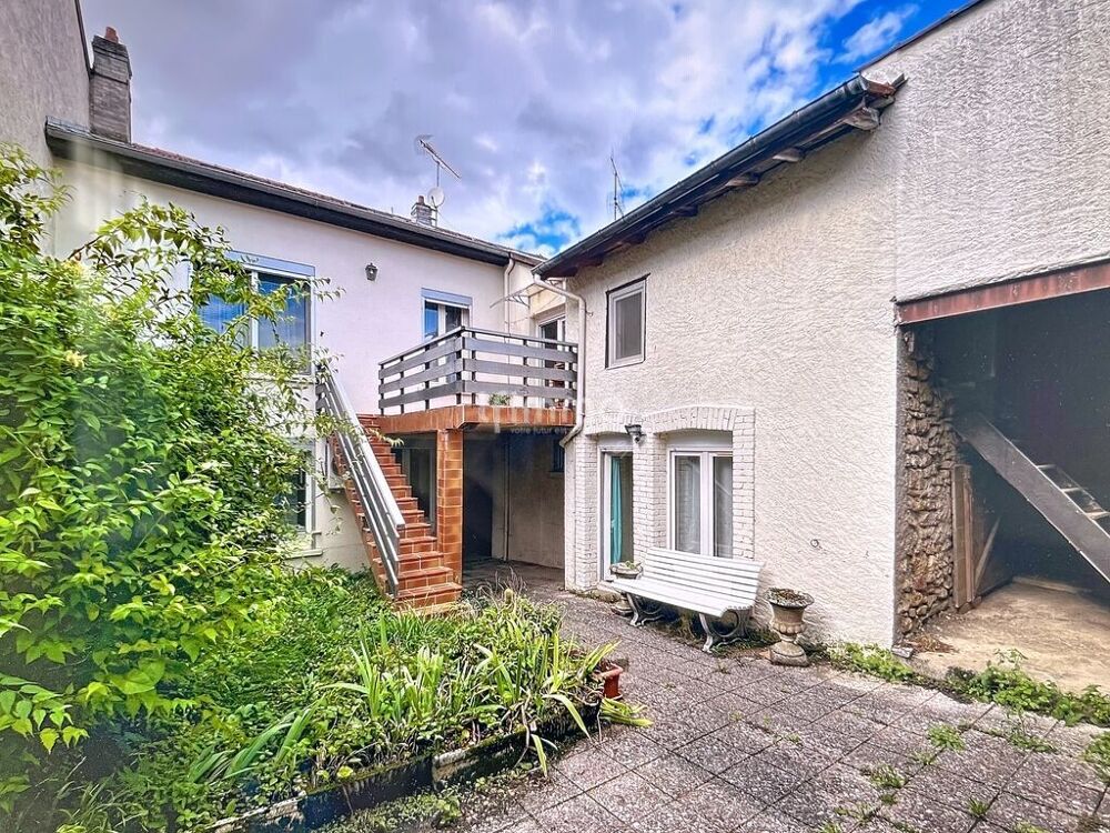 Maison avec jardin et local commercial