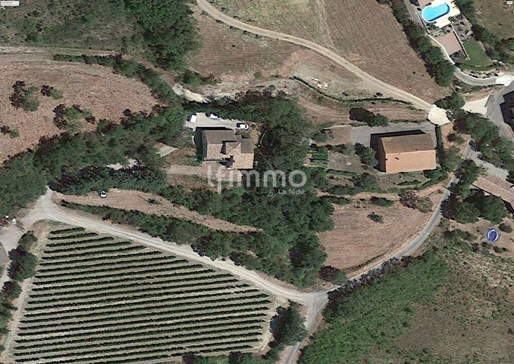 maison a renover au sein d'un petit village de l'arrière pays au