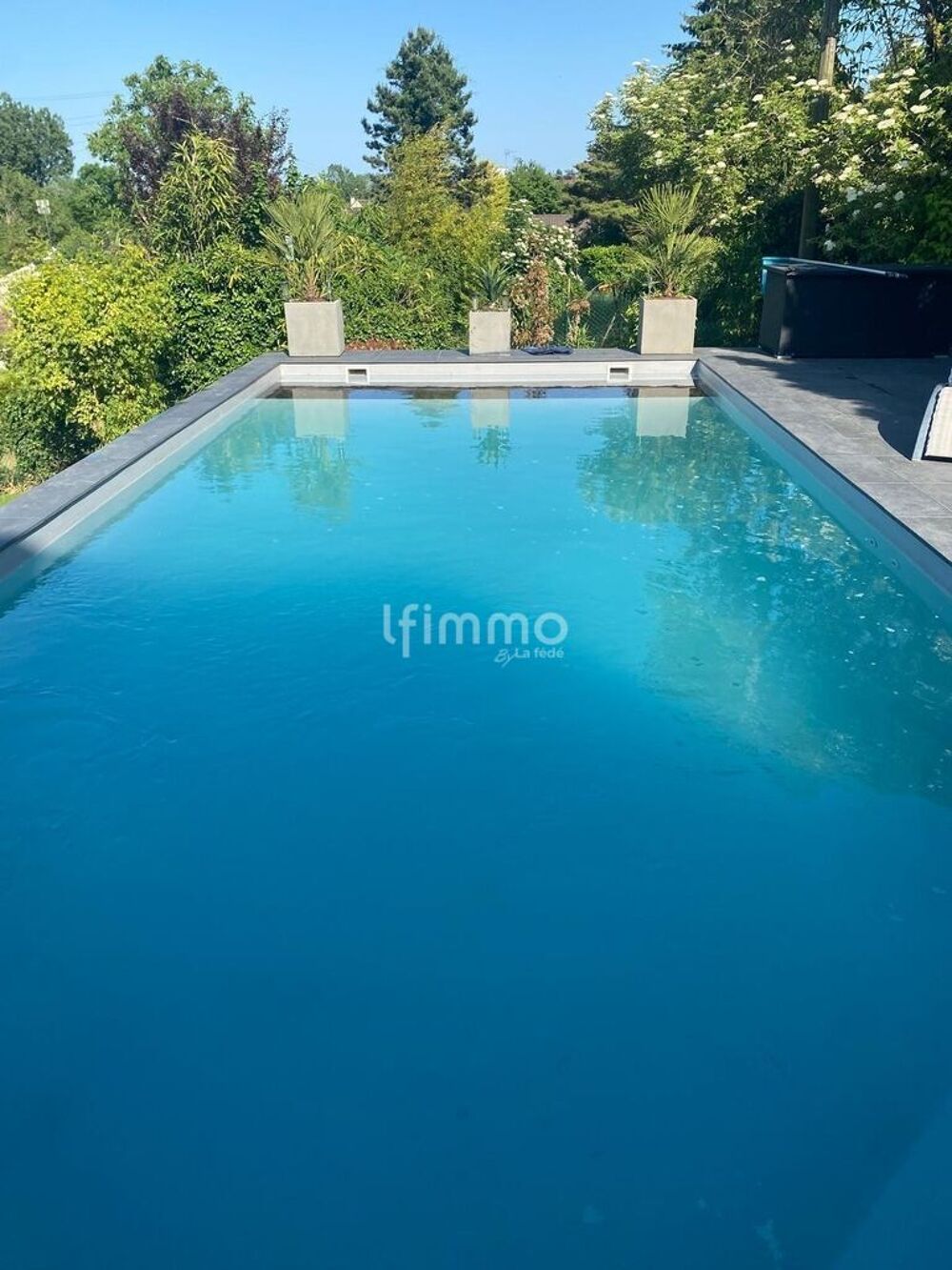 Propriété moderne & lumineuse avec piscine à Jablines